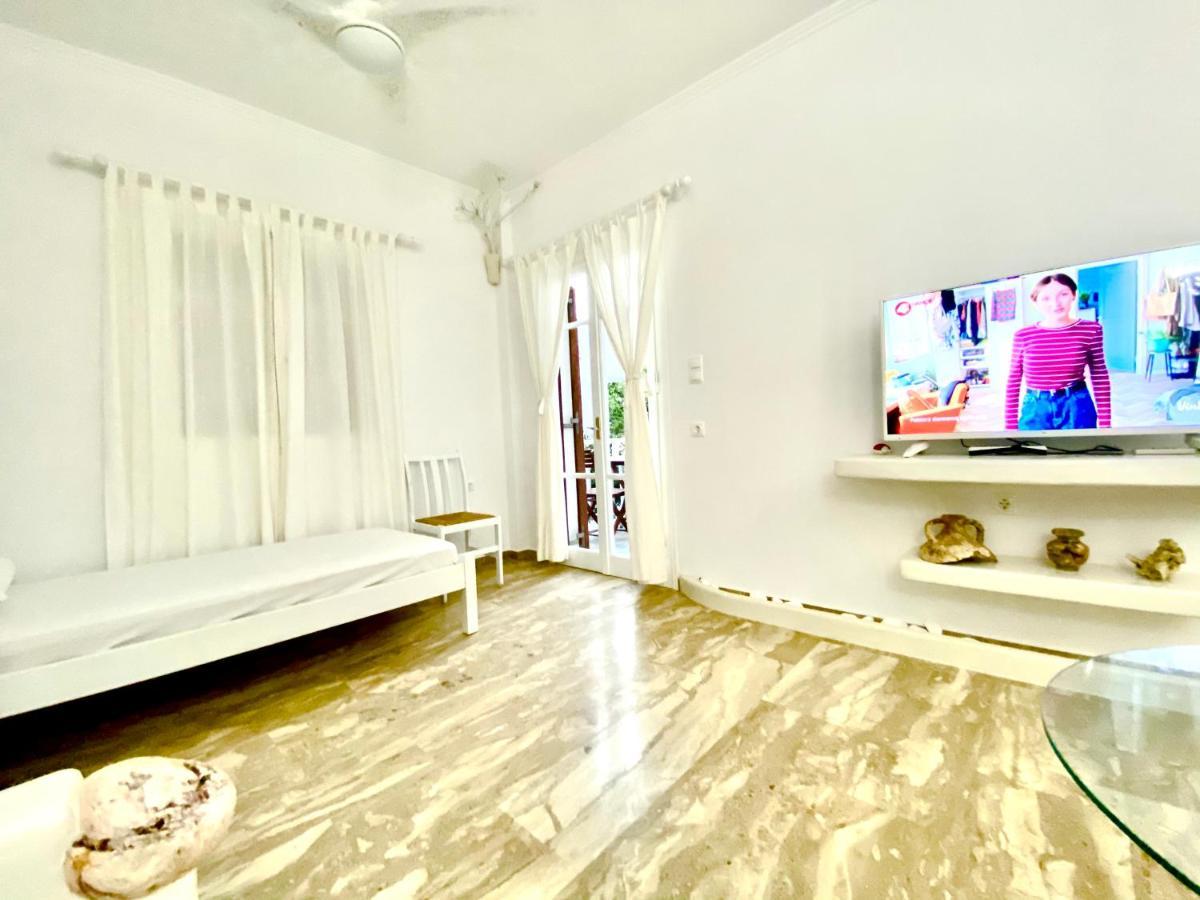 Deluxe Studios & Suites Ageri-Milos Adámasz Kültér fotó